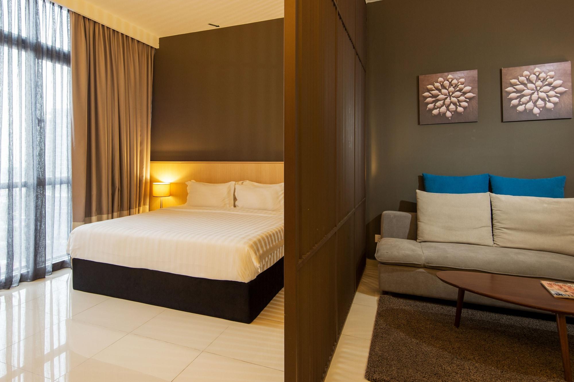 The Pines 4*