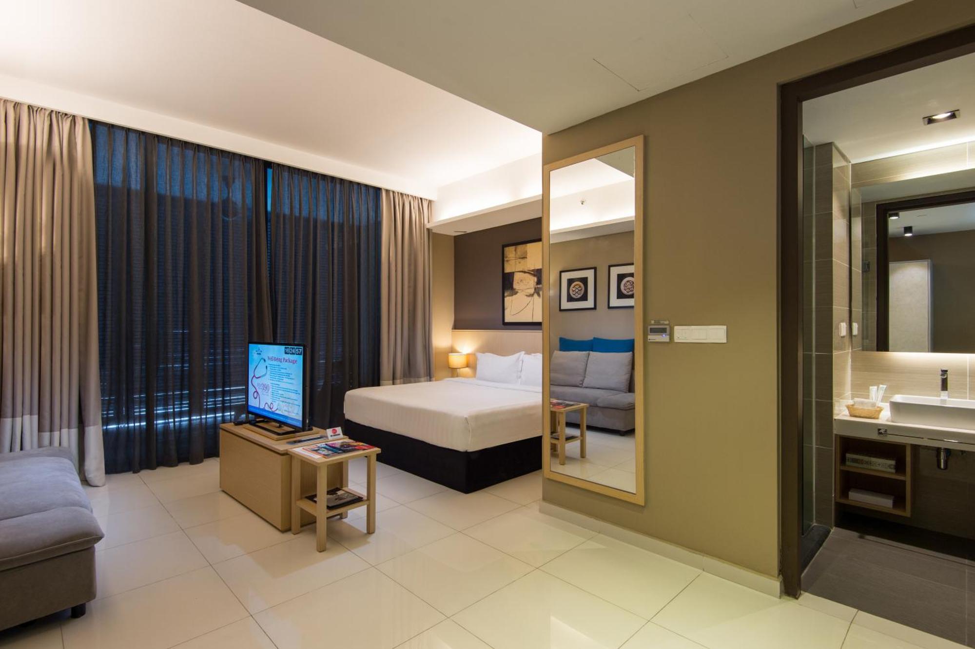 The Pines 4*